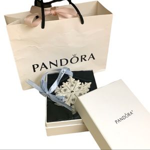NIB PANDORA 2015 Ltd Edition Snowflake Christmas Tree Ornament
